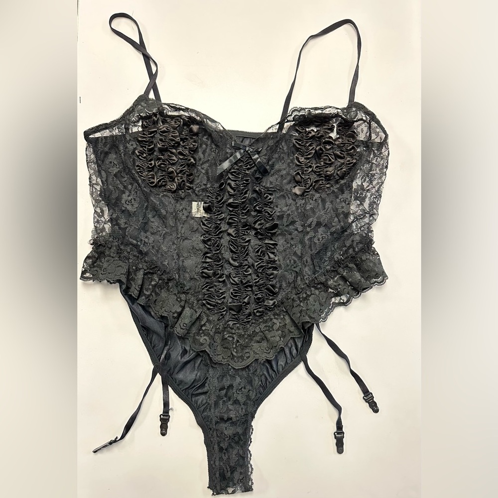 Vintage teddy w/garters